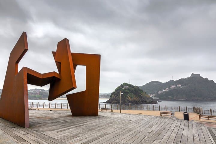 TOP San Sebastian : Private Guided Tour with your mobile