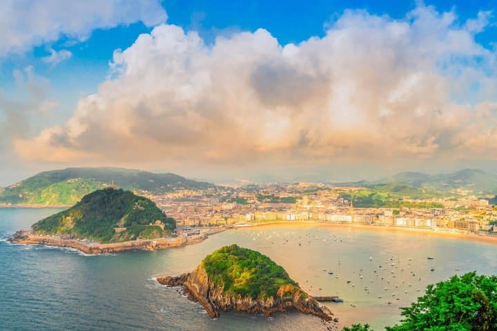 TOP San Sebastian : Private Guided Tour with your mobile