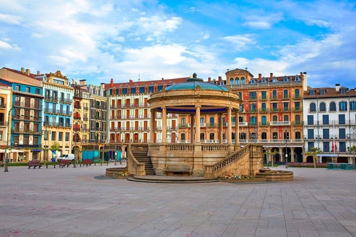 TOP Pamplona : Private Guided Tour with your mobile