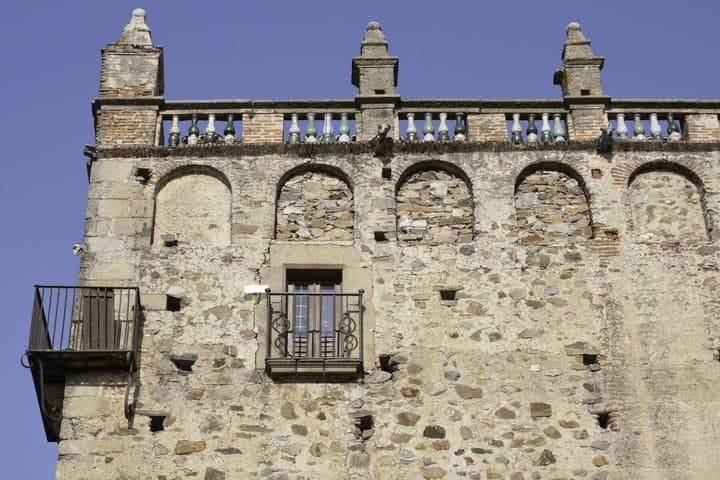 TOP Cáceres : Private Guided Tour with your mobile