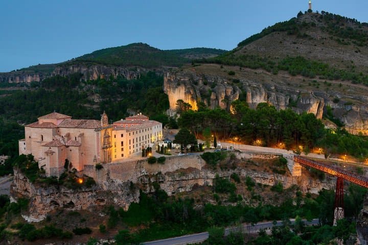 TOP Cuenca : Private Guided Tour with your mobile