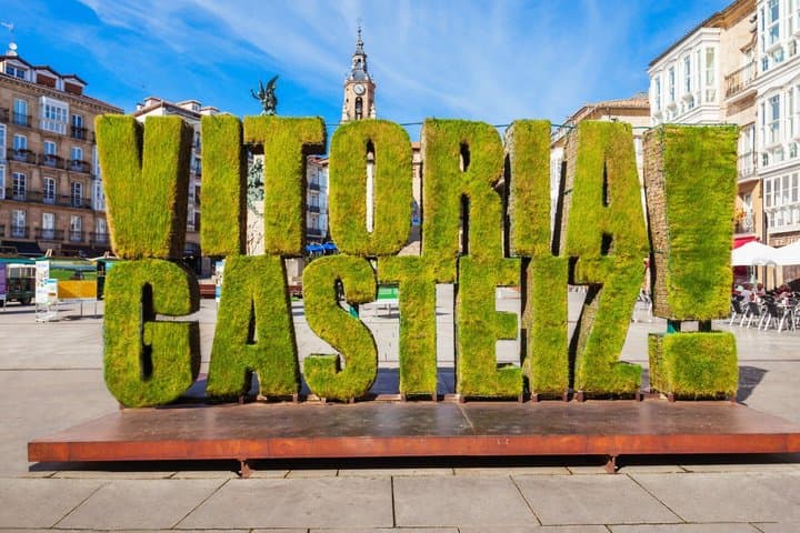 TOP Vitoria-Gasteiz : Private Guided Tour with your mobile