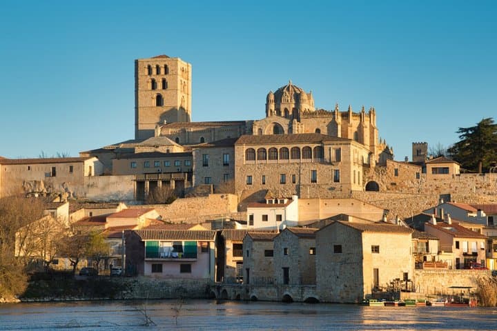 TOP Zamora : Private Guided Tour with your mobile