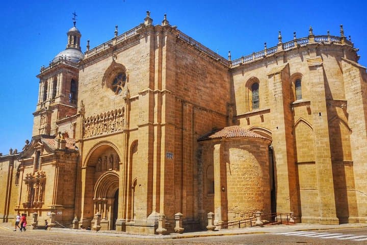 TOP Zamora : Private Guided Tour with your mobile