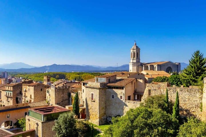 TOP Girona : Private guided tour with your mobile