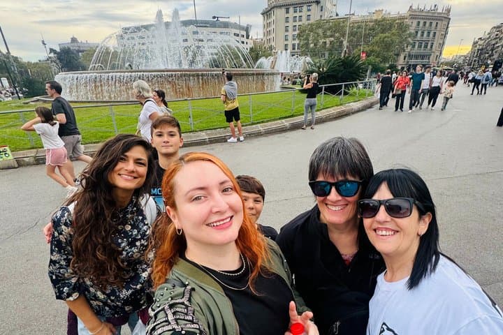 Best of Barcelona: Sagrada Família, Gaudí & Candy Tasting Tour!