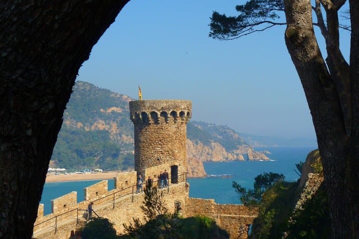 Montserrat, Girona & Costa Brava Small Group Tour with Pick-up