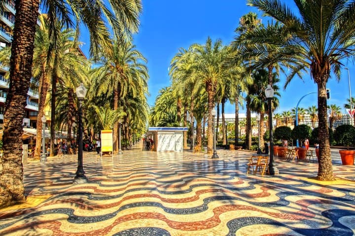 TOP Alicante : Private guided tour with your mobile