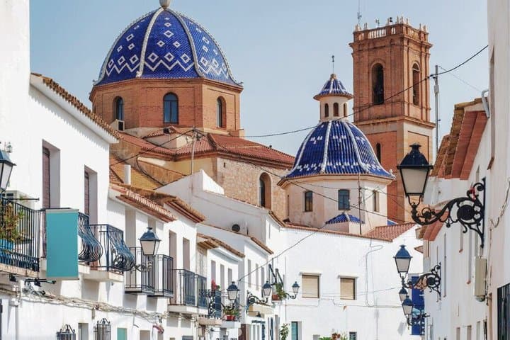Day trip to Guadalest, Altea and the beach from Valencia