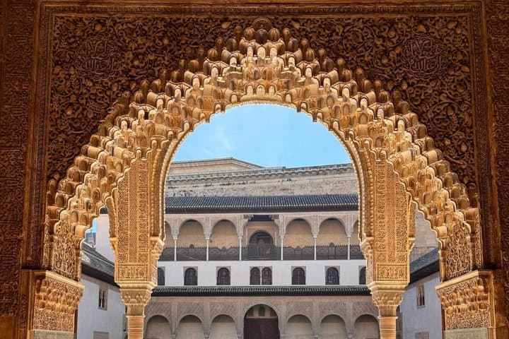 Discover Alhambra and Nasrid Palaces Private Guided Experience
