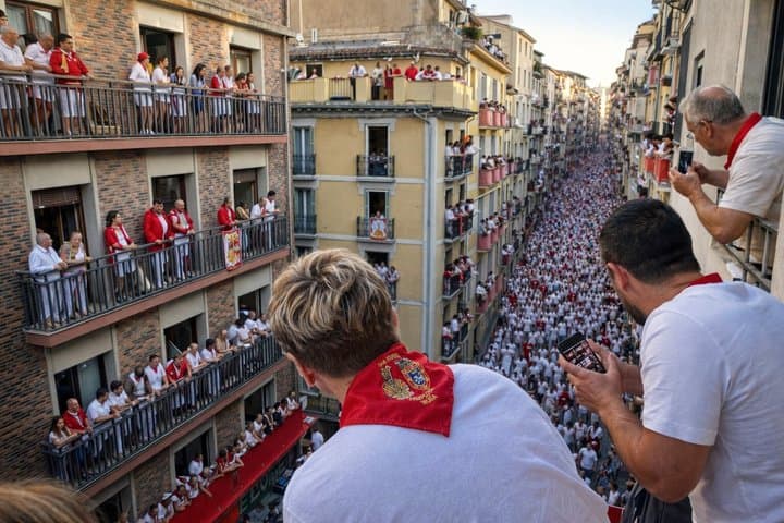 Private Pamplona SAN FERMIN & Bull Run Pick up from San Sebastian