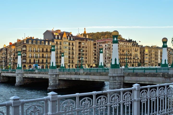 Guided tour of San Sebastian