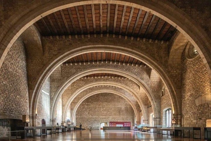 Barcelona Essential : Self-Guided Tour created by Local Official Guide