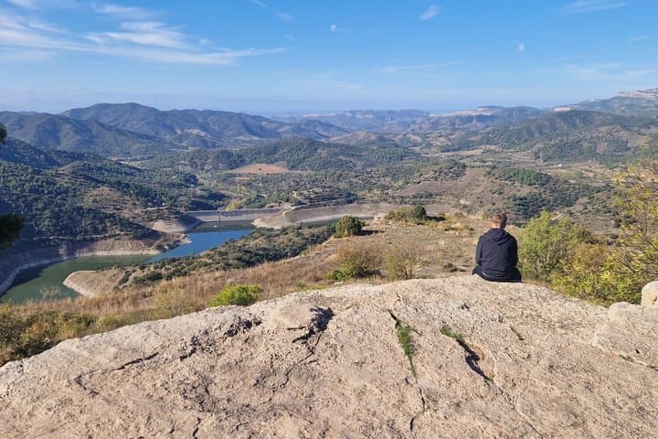 tour Siurana village with hotel Pickup& 1 glass wine