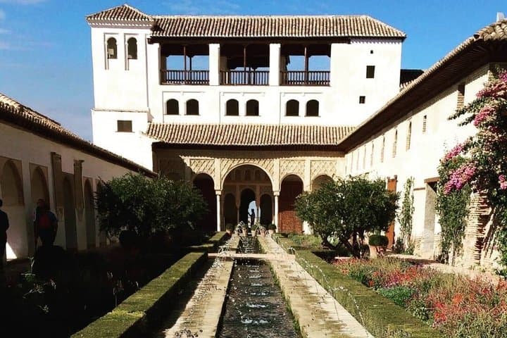 Alcazaba de la Alhambra and Generalife with Audio Guide