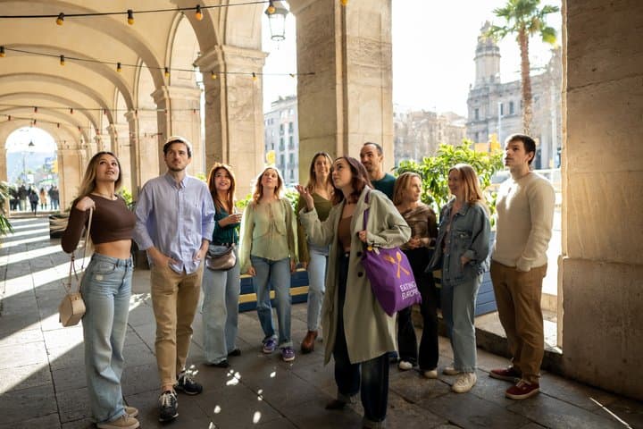 Barcelona Side Streets Tapas Food & Wine Tour with Eating Europe