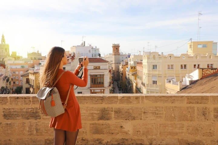 Hello Valencia: Private 2-Hour Intro City Walk with Local Guide
