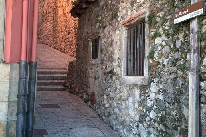 Laredo: A Self-Guided Walking Tour of its Seaside and Old Town
