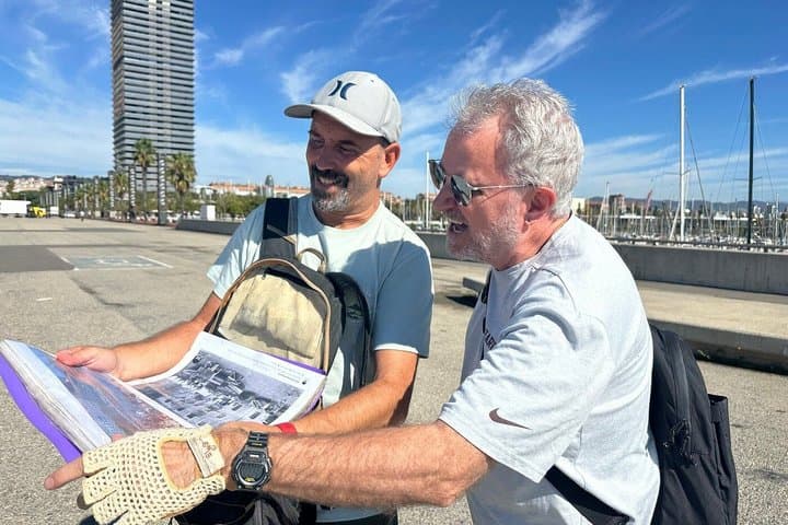 Barcelona Small-Group E-Bike Tour with Iconic Photo Stops