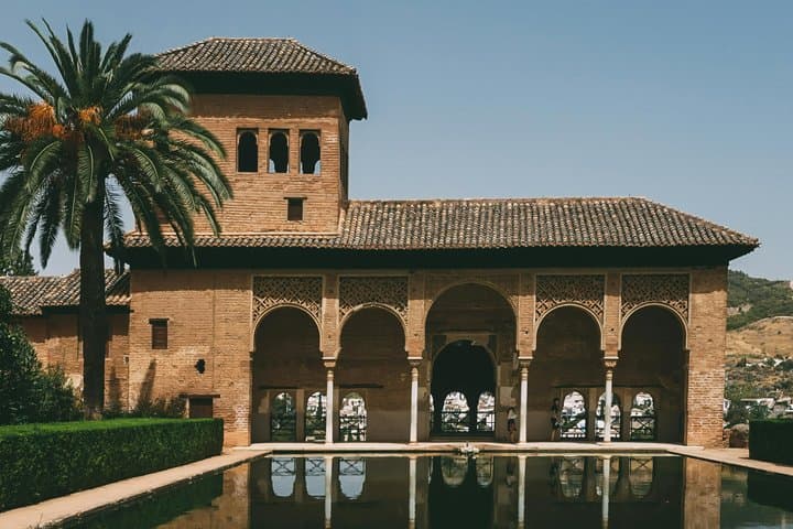 Alhambra Skip the Line with Palacios Generalife and Alcazaba