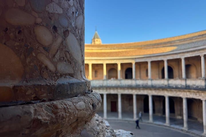 Alhambra Surroundings Tour and Nasrid Palace in Granada