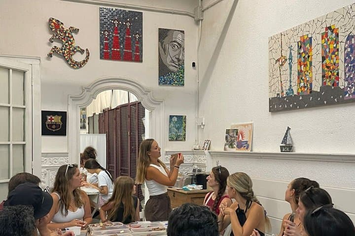 Guided Gaudí Mosaic Class for Adults and Kids in Barcelona 1 Hr