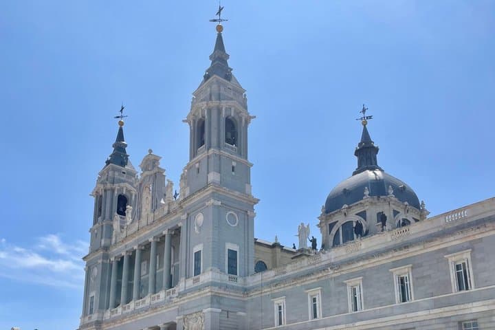 Nobles Illusions Harsh Truths in Madrid Outdoor Escape Room Game