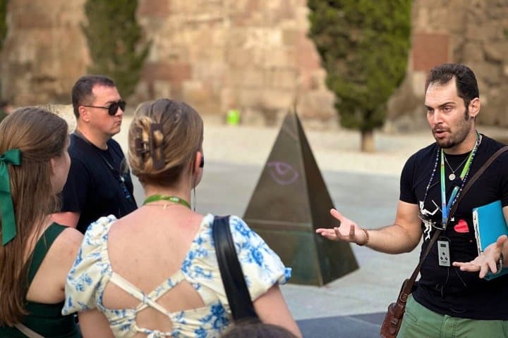 Ramblas, Old Town, Gothic and Gaudi Architecture Walking Tour