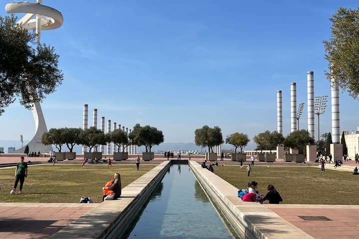 Barcelona Olympic Tour with Teleférico Port Cable Car and Tapas