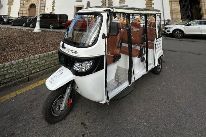 Scenic Tour in TukTuk, Gijón