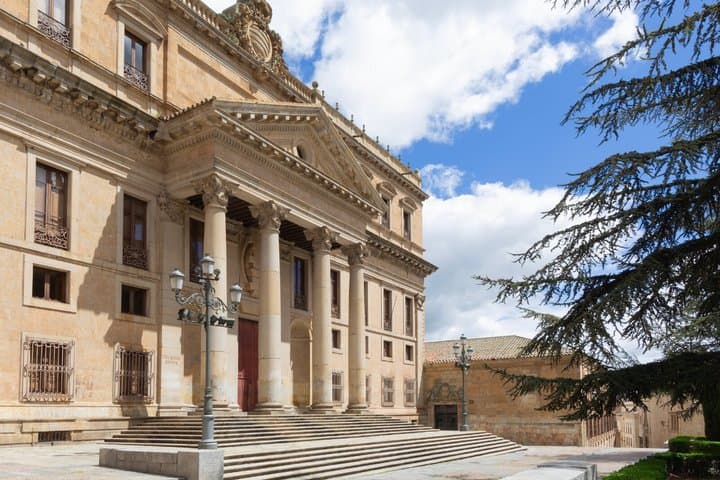 Salamanca Audioguided Walking Tour 1h20 and 21 reviews