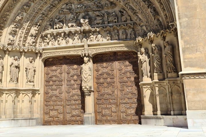 Guided tour of the Cathedral of León