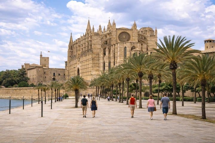 Palma de Mallorca Private Walking Tour with Local