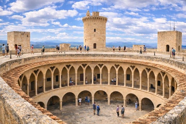 Palma de Mallorca Private Walking Tour with Local