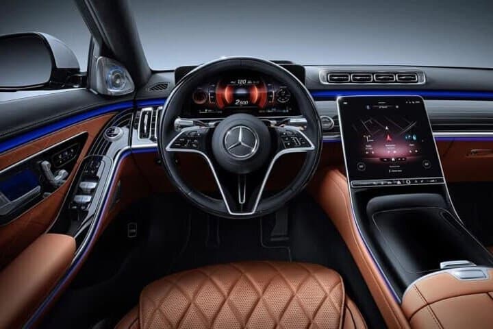 Departure by Luxury Car from Madrid City to MAD Airport Madrid