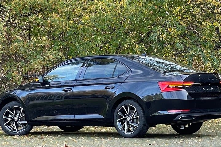 Round Trip Transfer from Madrid Airport MAD to Madrid by Sedan