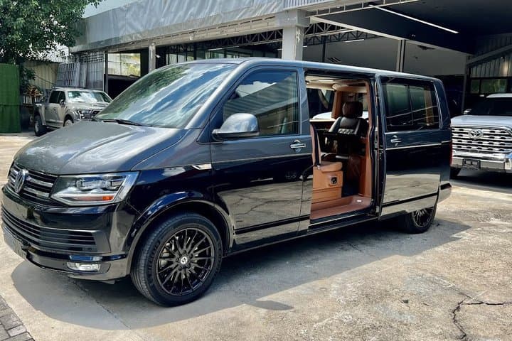 Round Trip Transfer from Madrid MAD to Madrid City by Minivan