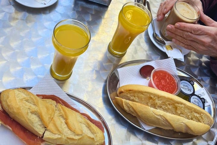 Malaga Breakfast with Churros and Old Town Walking Tour