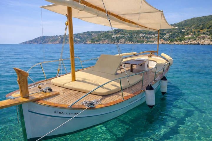 Sail on an electric Majorcan llaut from Puerto Portals