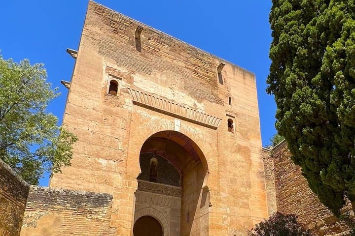 Alhambra: Guided Tour of the Public Areas