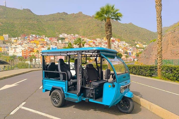 Santa Cruz Express in Tuk-Tuk Capital with Charm
