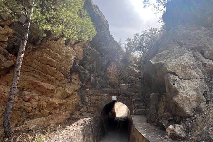 Private Tourism Algar Falls by Car (Small Groups)