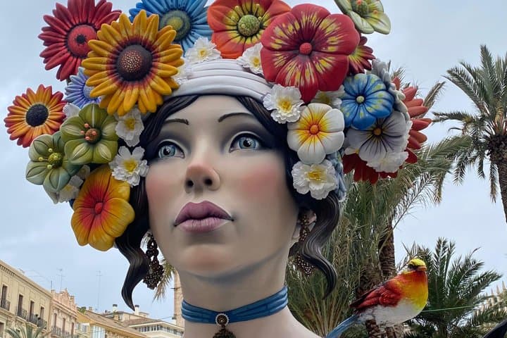 Fallas Tour Discover the light and soul of Las Fallas with us