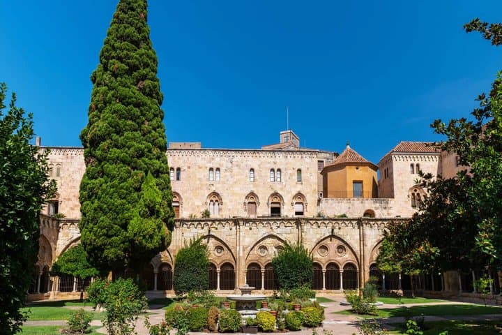 Hello Tarragona: Private 2-Hour Intro City Walk with Local Guide