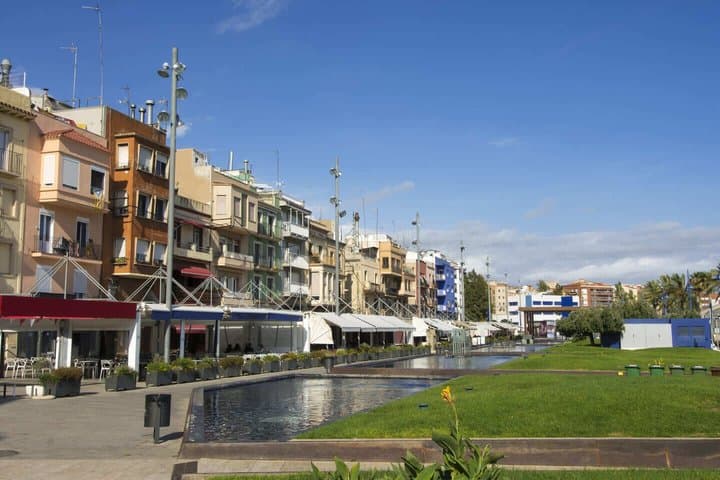 Hello Tarragona: Private 2-Hour Intro City Walk with Local Guide