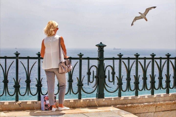 Hello Tarragona: Private 2-Hour Intro City Walk with Local Guide