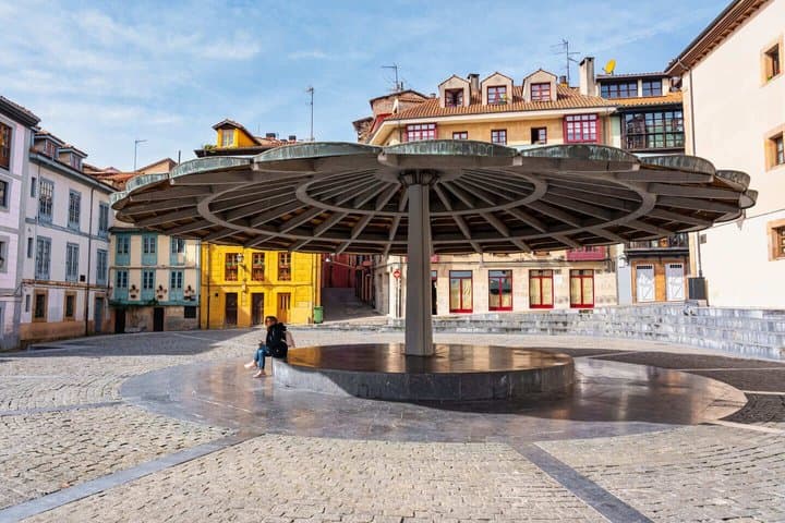 Hello Oviedo: Private 2-Hour Intro City Walk with Local Guide