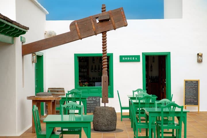 Lanzarote: Wines and Cheese Tasting at Campesino Monument