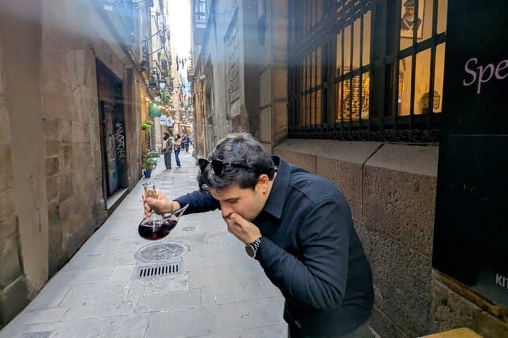Barcelona Gothic Quarter Tapas and Taverns Food and Wine Tour