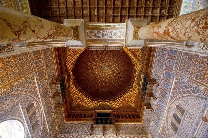 Alcazar de Sevilla Guided tour and non-stop access in Grupo Vip